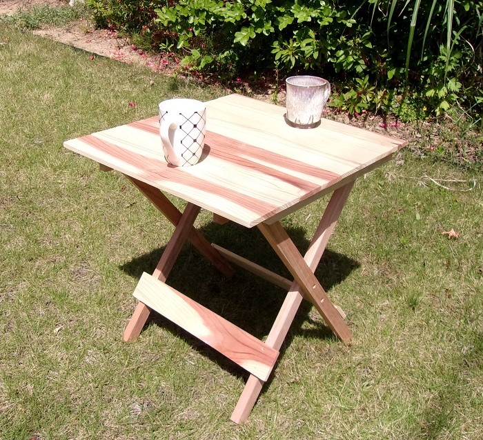 DIYに挑戦～天然木の折り畳みテーブル～