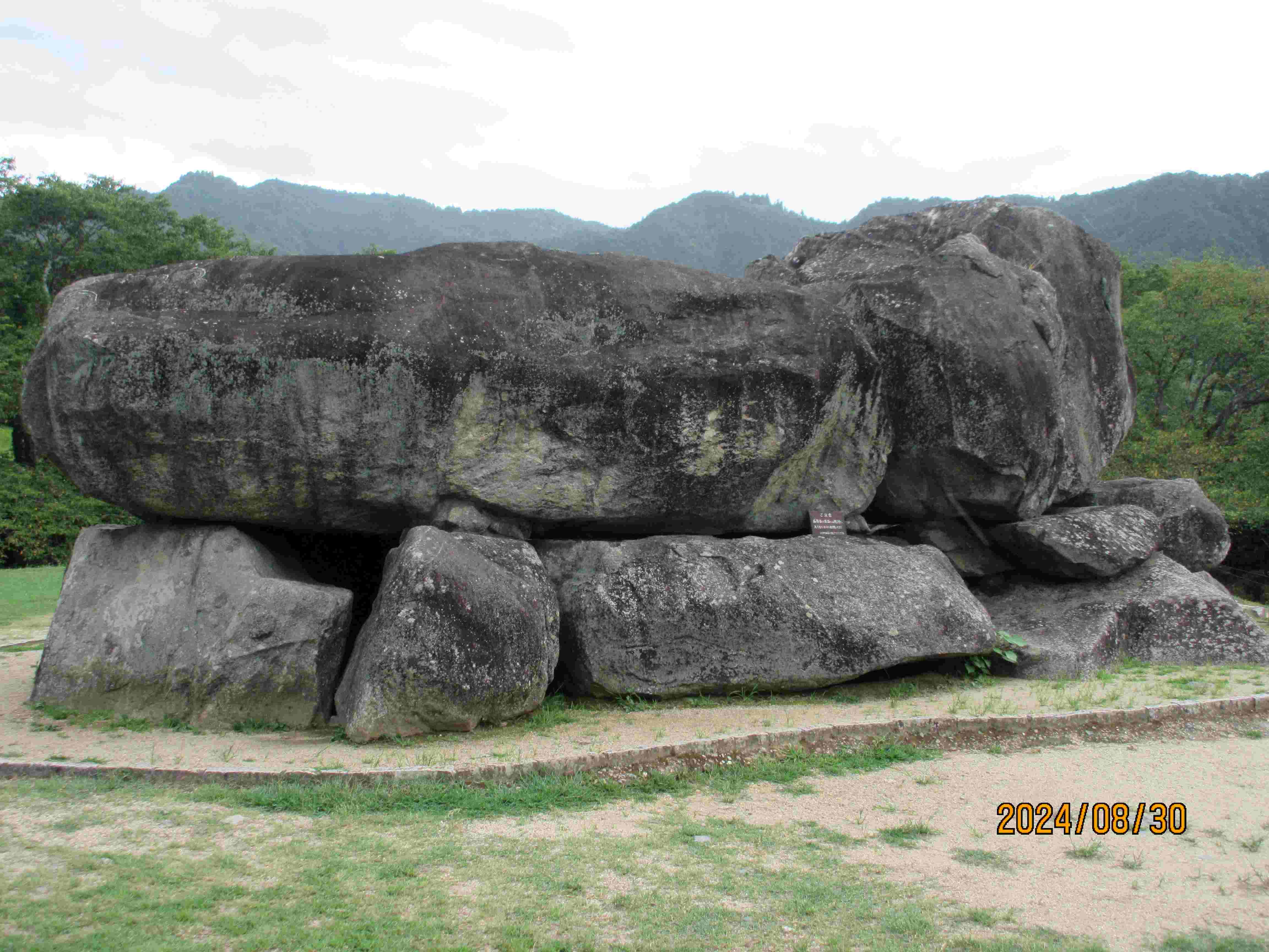 飛鳥・石舞台古墳(奈良県明日香村)