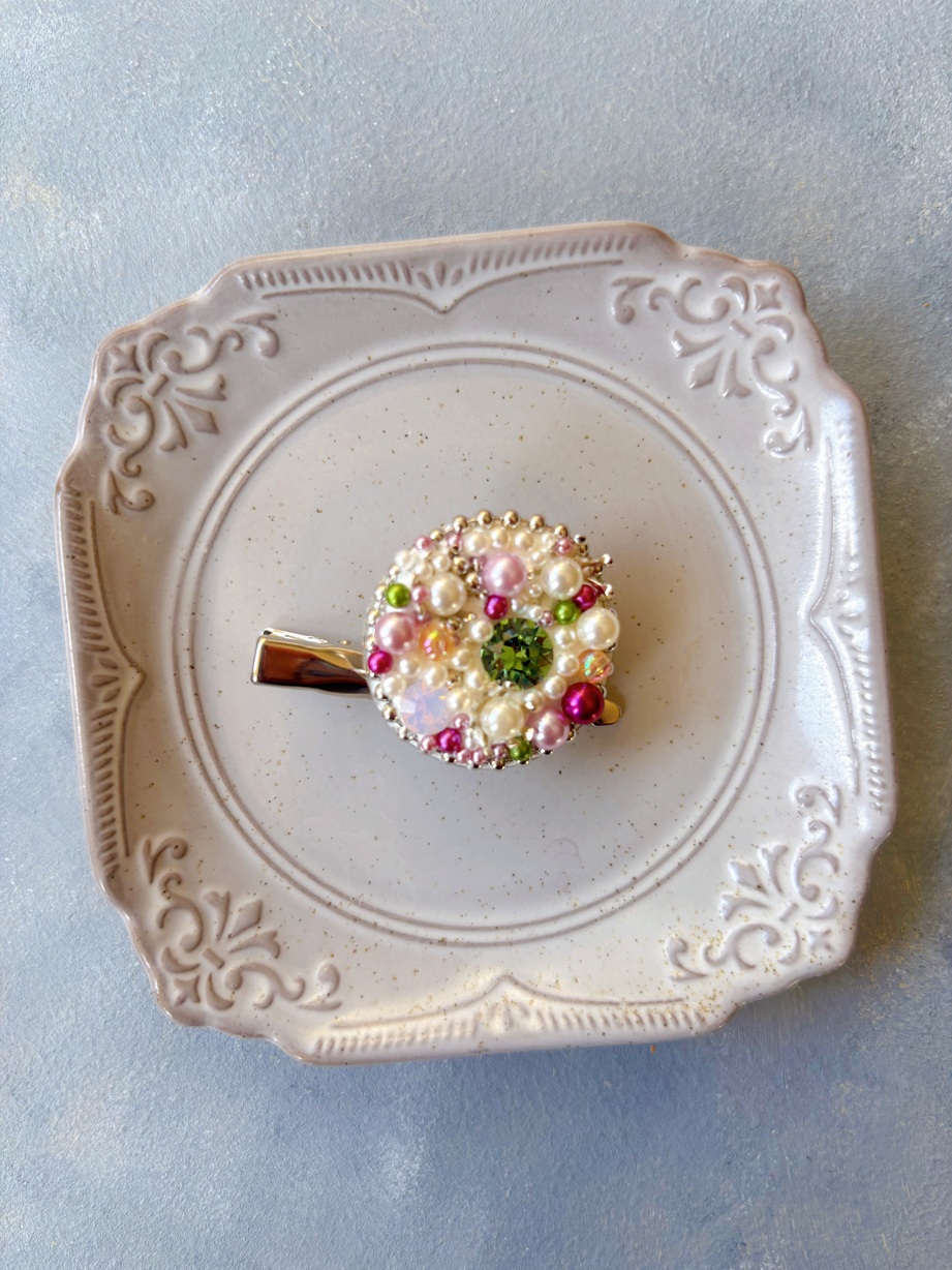 ２月「ストールに合うブローチ」