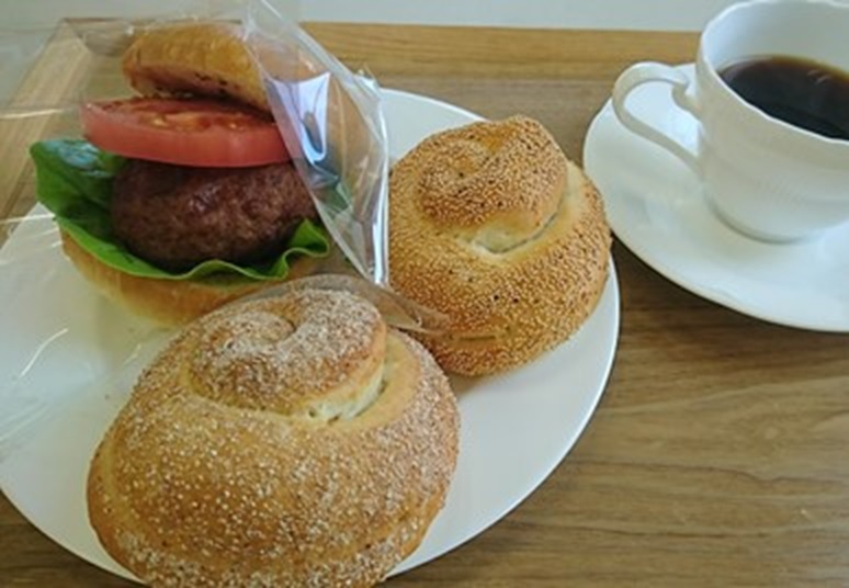 バーンズパン、うずまきくん