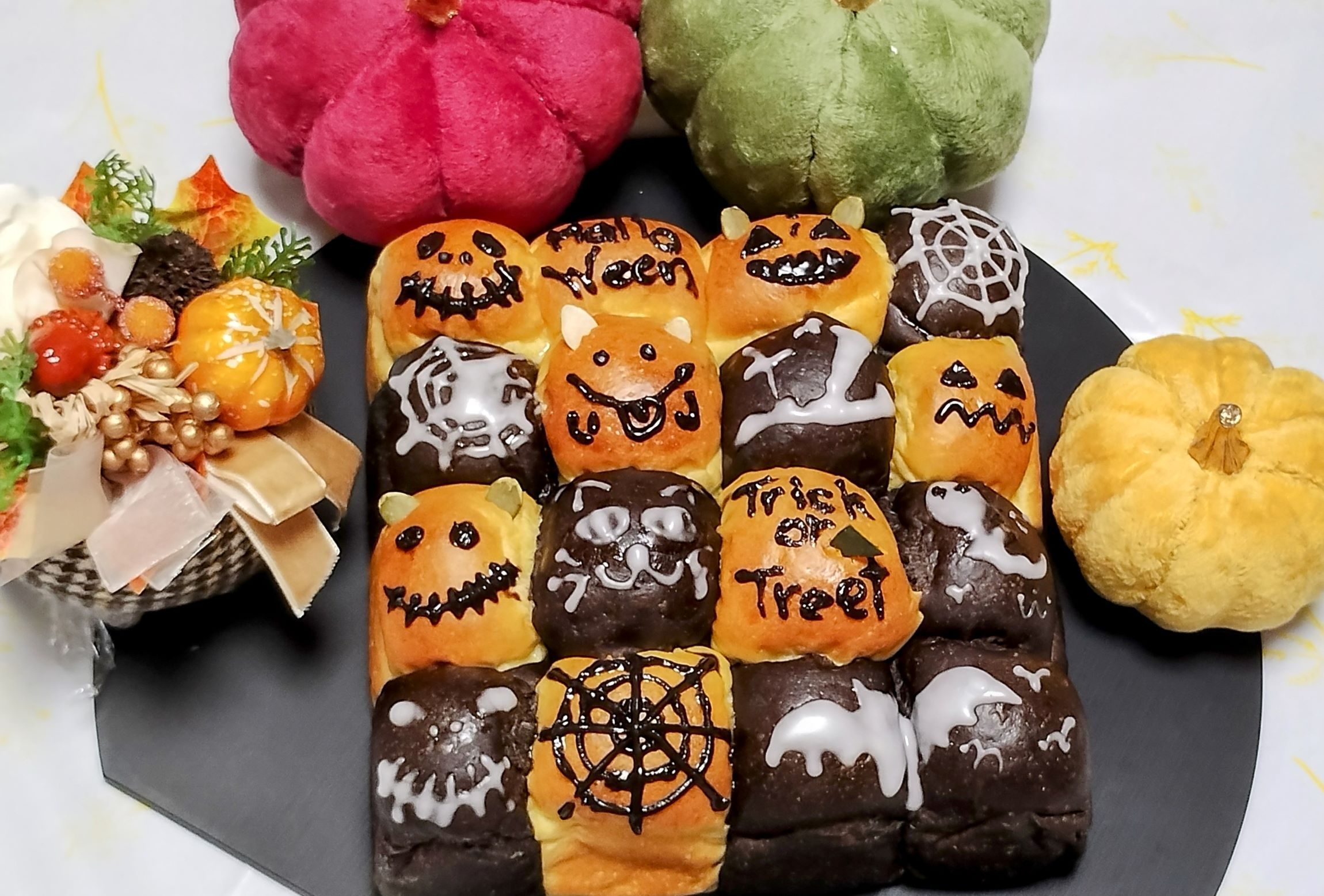 Trick or Treat　ちぎりパンで魔除けを！！