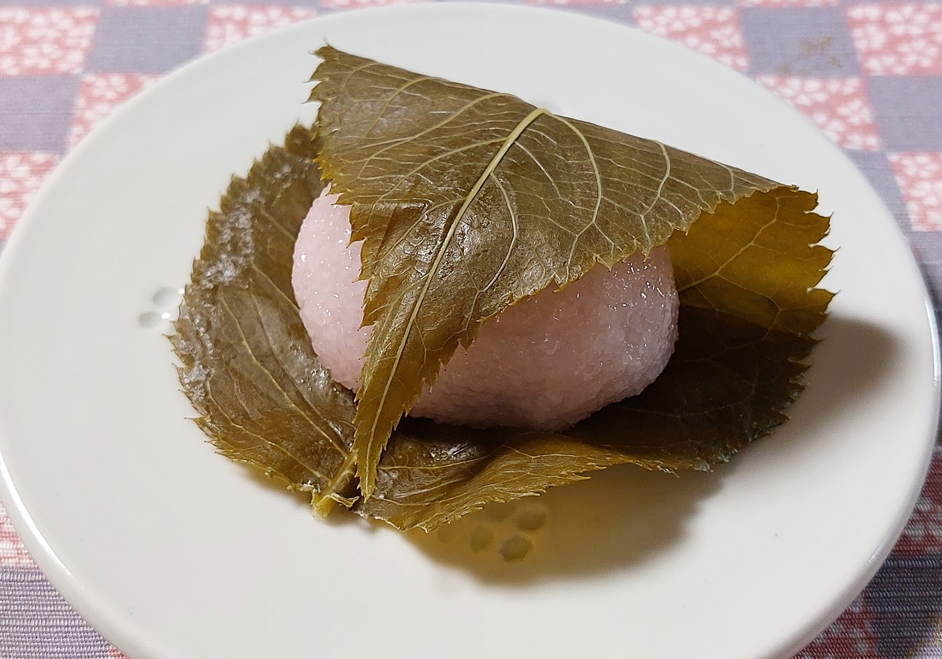 季節を味わう和菓子　～桜餅と豆大福～