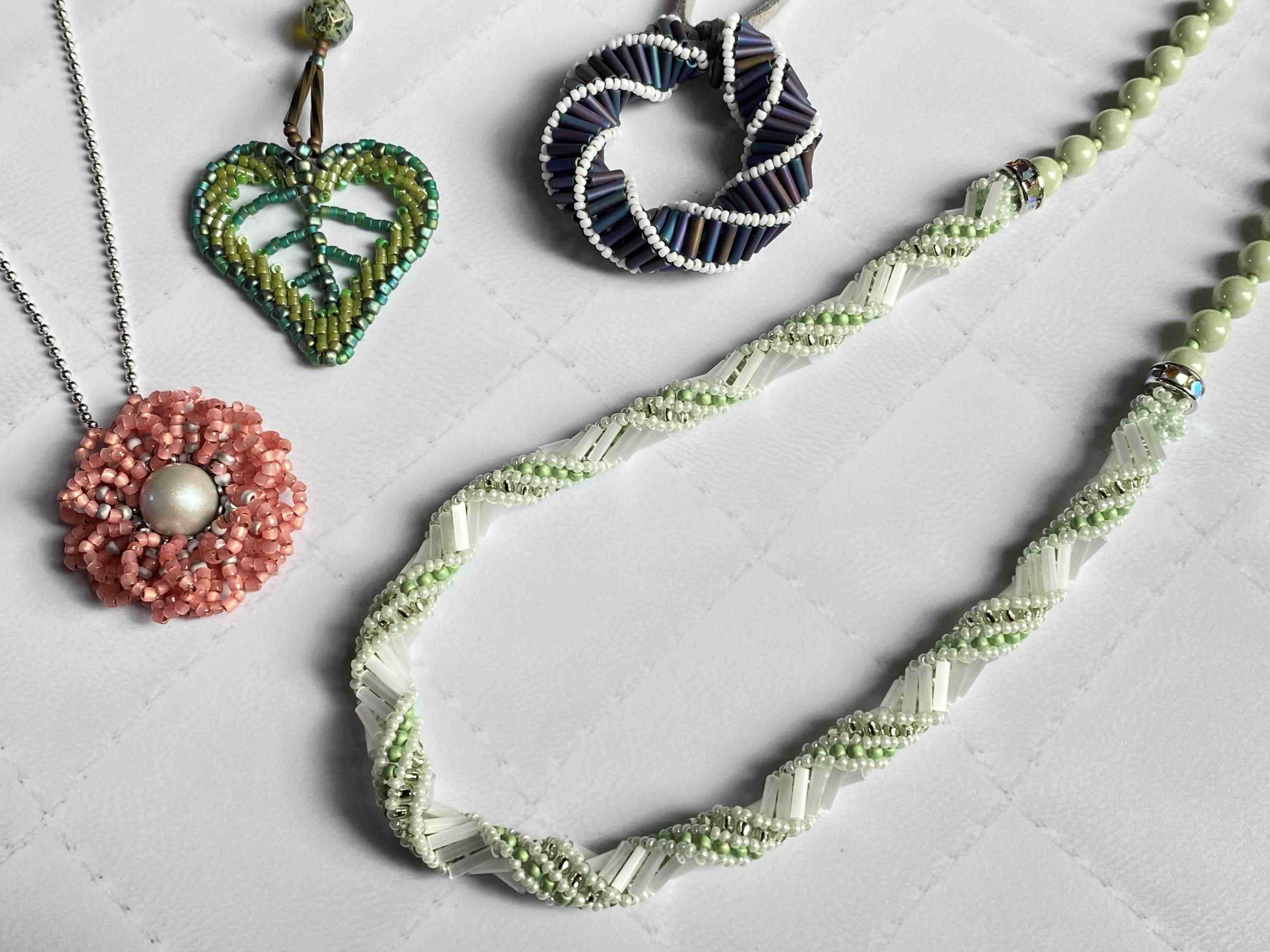 大人のビジューアクセサリー