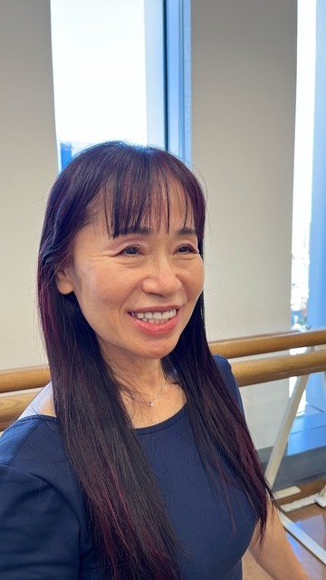 ヨガ・ピラティスインストラクター（YOGA　Studio sutra 代表）　　　　金子みつこ