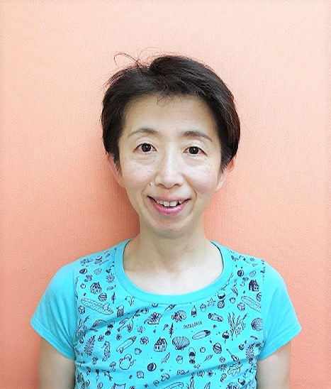 黒崎浩子（一般財団法人姿勢調整エクササイズ協会認定トレーナー）